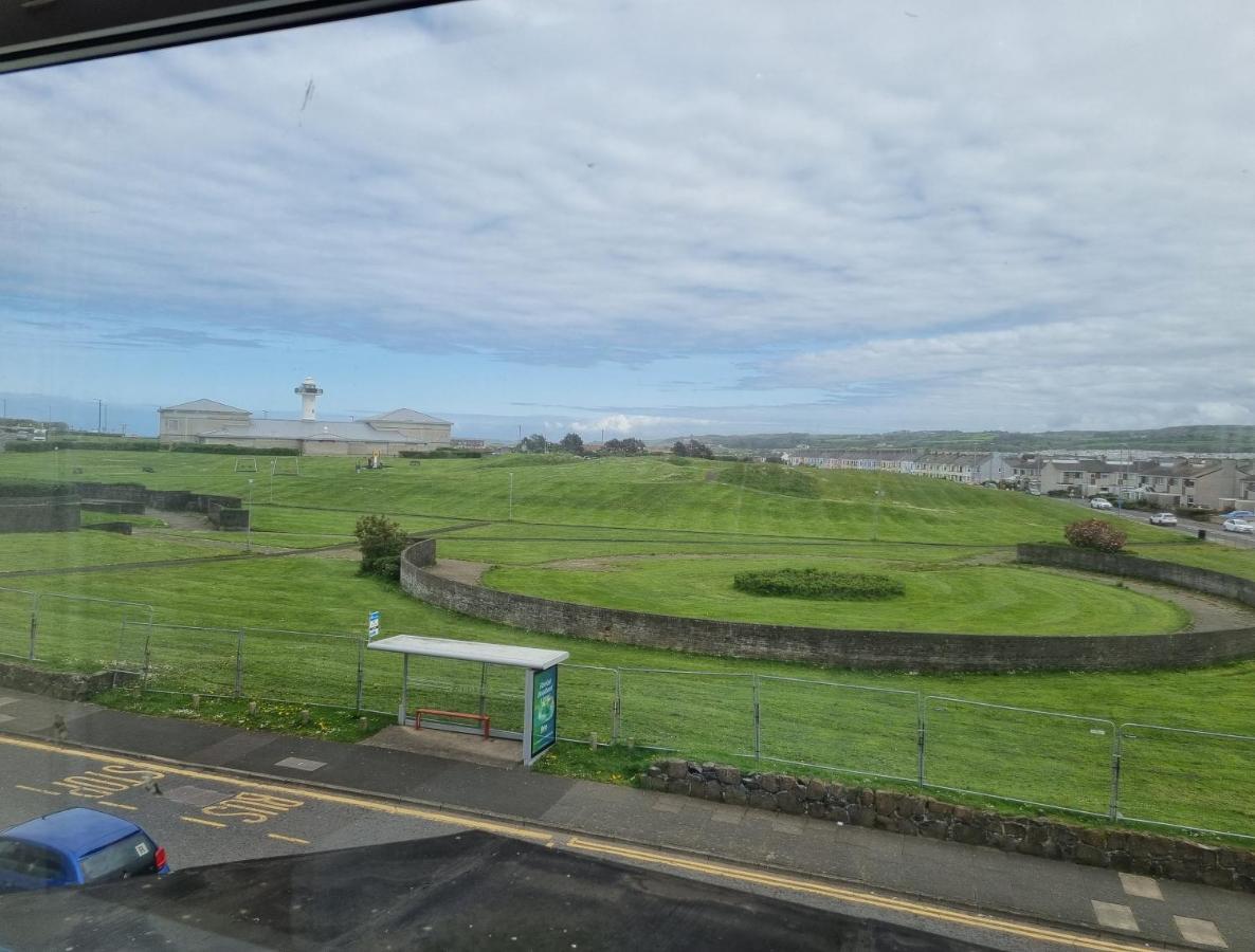 5 West Beach - Portrush By The Sea Exterior photo